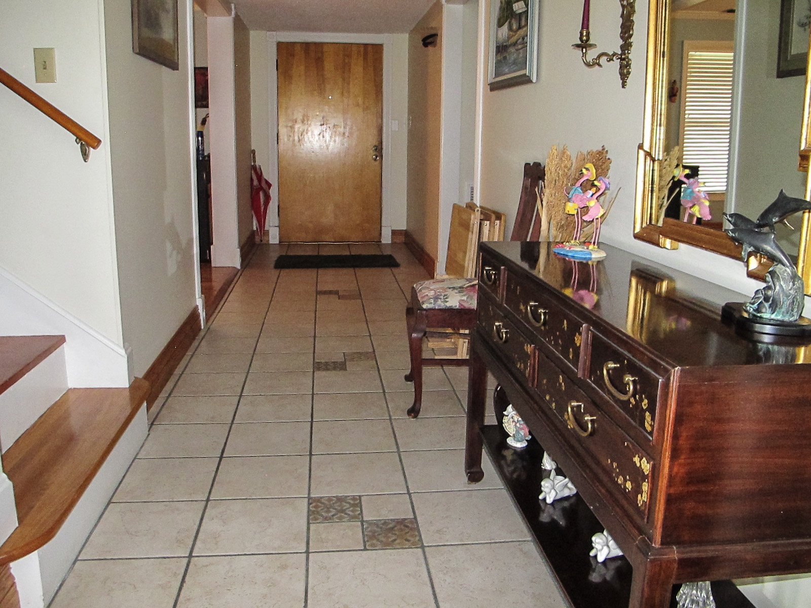 Tiled Entry Foyer